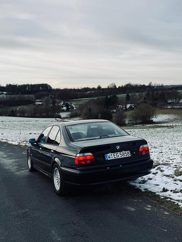 Schwarz Gebraucht 1998 BMW 523 Limousine | 3.200 € (Teuer) - Bild 1/4