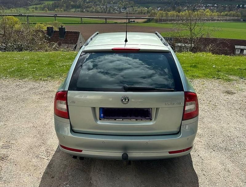 Gebraucht Skoda Octavia Elegance 122 PS (89 kW) 2009 Blau Kombi