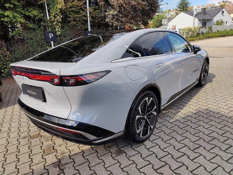 Neu Mazda 6e Takumi-Line 189 kW (258 PS) 2026 Aero gray m Limousine