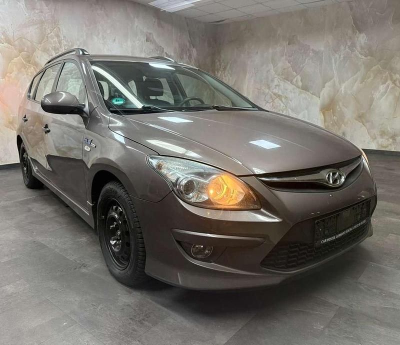 Gebraucht Hyundai i30 90 PS (66 kW) 2012 Braun Kombi