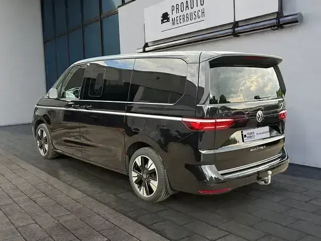 Gebraucht VW Multivan Style 150 PS (110 kW) 2025 Schwarz Van / Kleinbus