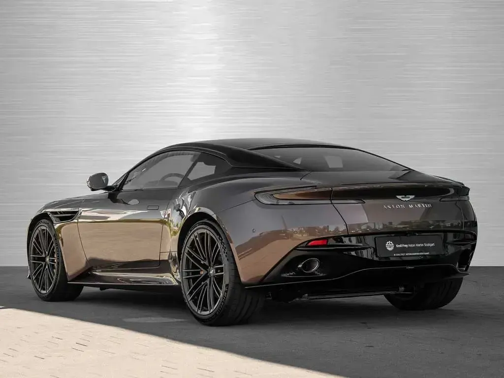 Neu Aston Martin DB12 680 PS (500 kW) 2026 Braun Coupé