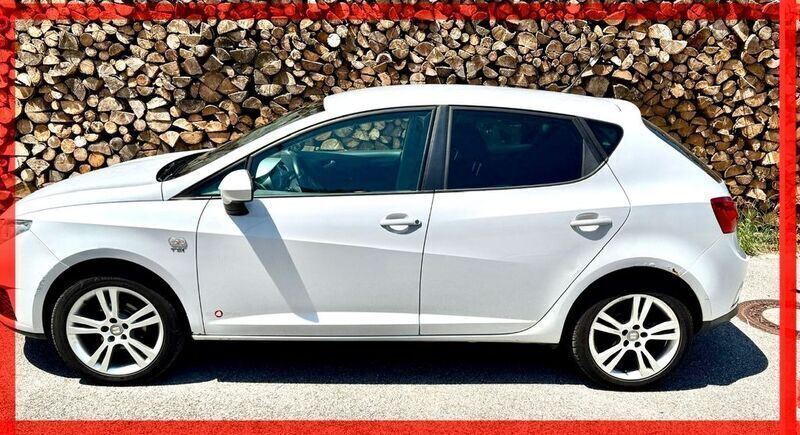 Weiß Gebraucht 2011 Seat Ibiza Copa Kleinwagen | 3.390 € (Fairer Preis) - Bild 1/4