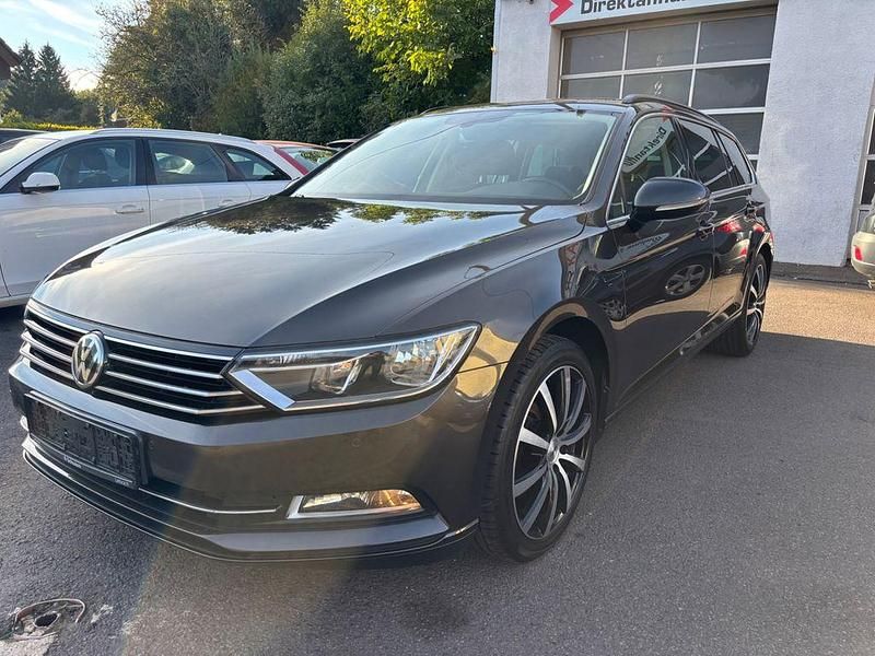 Schwarz Gebraucht 2017 VW Passat Comfortline Kombi | 10.490 € (Guter Preis) - Bild 1/4