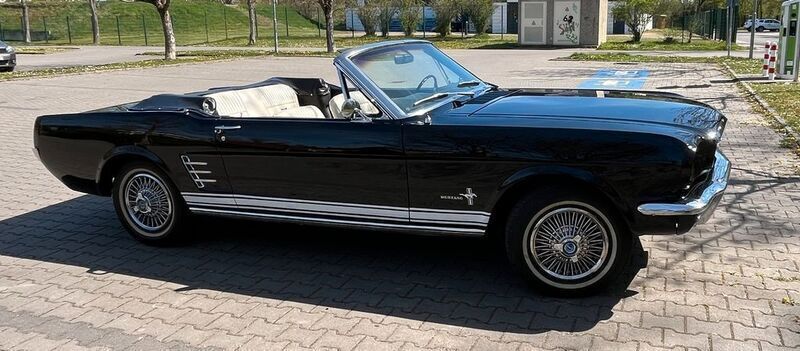 Schwarz Gebraucht 1966 Ford Mustang Convertible Cabrio | 35.500 € - Bild 1/4