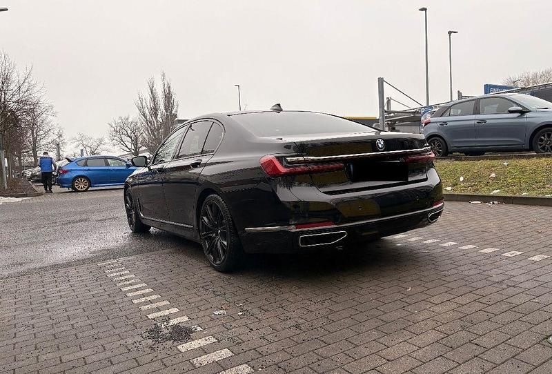 Gebraucht BMW 730 Shadowline 265 PS (194 kW) 2019 Schwarz Limousine