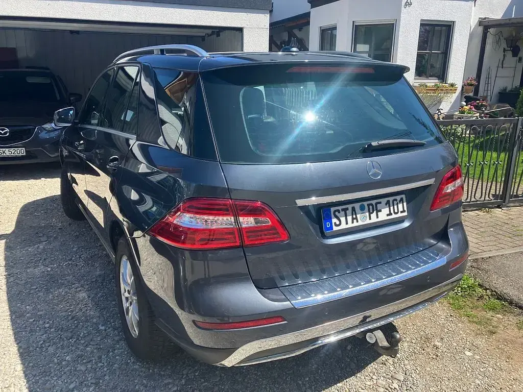 Gebraucht Mercedes ML350 258 PS (189 kW) 2013 Grau SUV