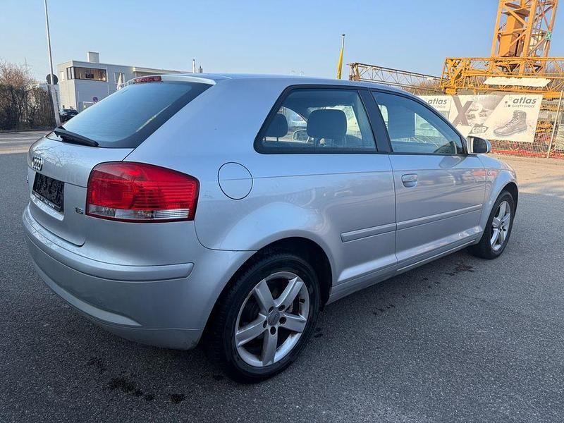 Gebraucht Audi A3 Attraction 102 PS (75 kW) 2008 Silber Kleinwagen