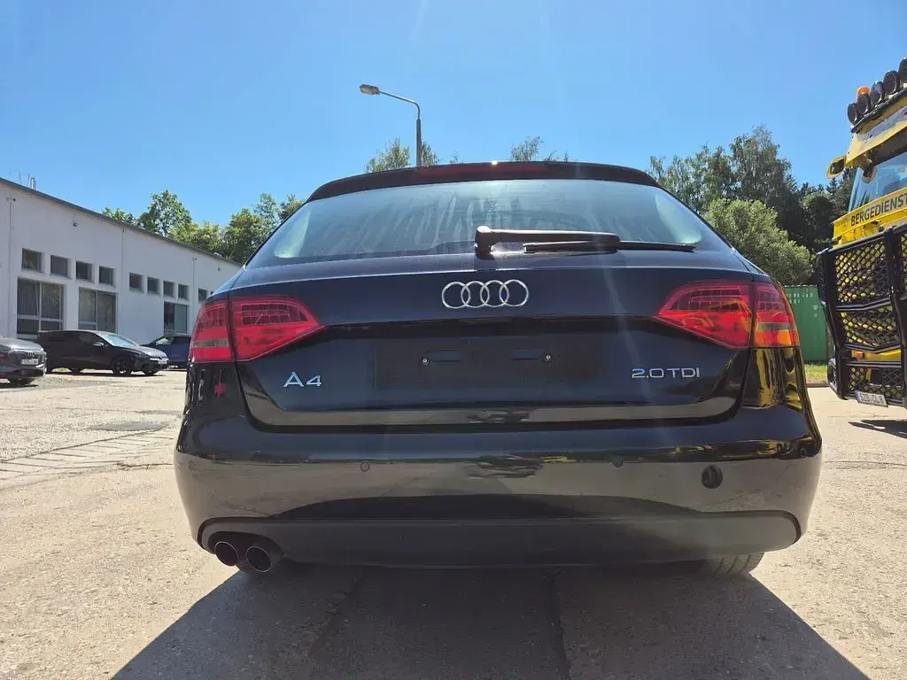 Gebraucht Audi A4 Attraction 143 PS (105 kW) 2010 Schwarz Kombi