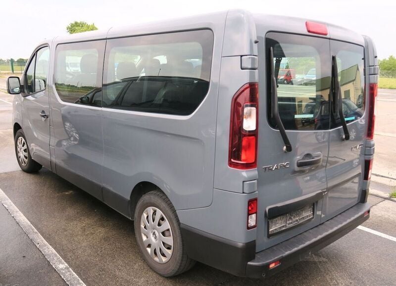 Grau Gebraucht 2020 Renault Trafic Van | 25.900 € (Guter Preis) - Bild 1/4