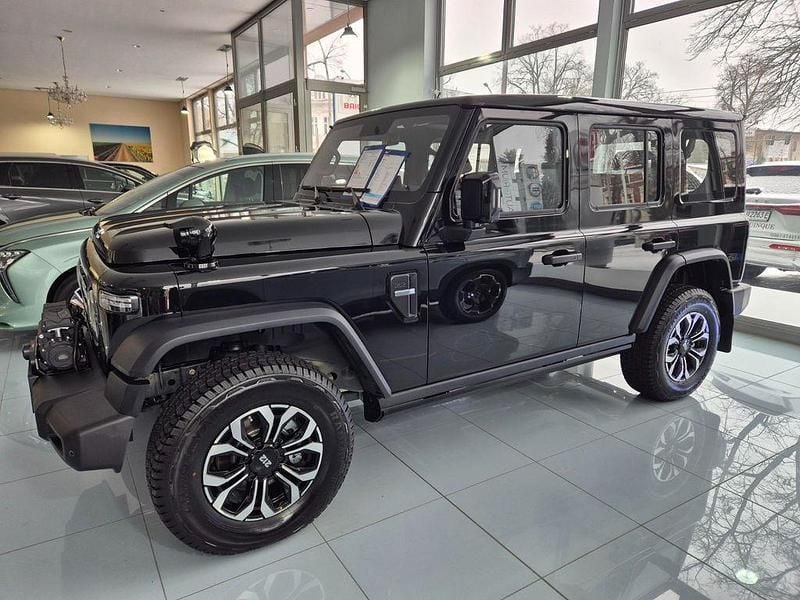 Neu BAW 212 166 PS (122 kW) 2026 Schwarz SUV