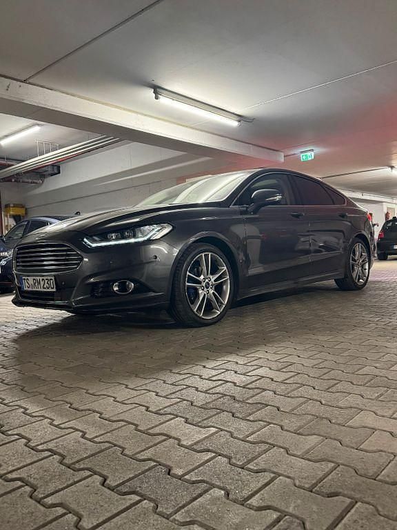 Gebraucht Ford Mondeo Titanium 241 PS (177 kW) 2014 Grau Limousine