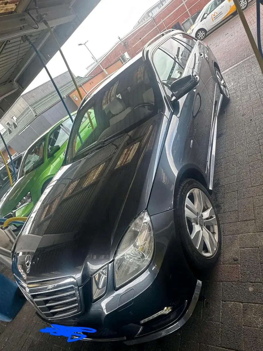 Gebraucht Mercedes E350 Avantgarde 231 PS (169 kW) 2009 Grau Limousine