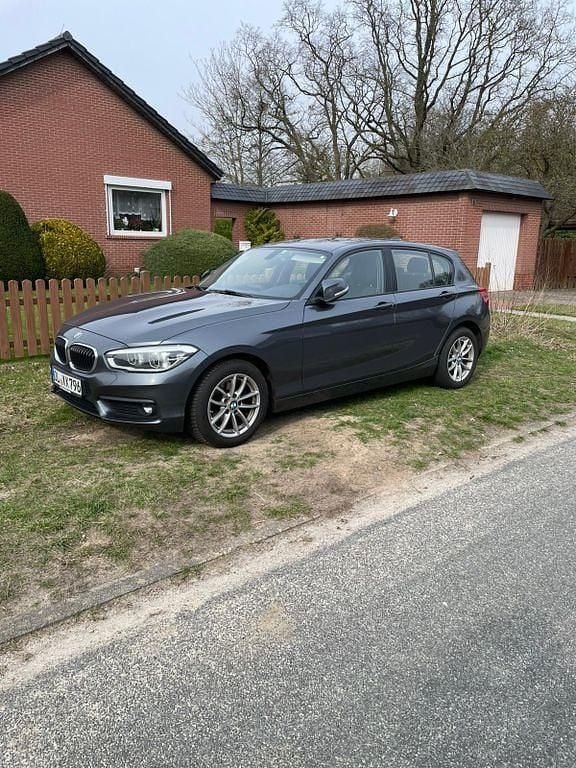 Gebraucht BMW 116 Advantage 109 PS (80 kW) 2018 Grau Kleinwagen