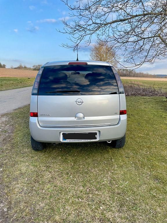 Gebraucht Opel Meriva 105 PS (77 kW) 2007 Silber Van / Kleinbus