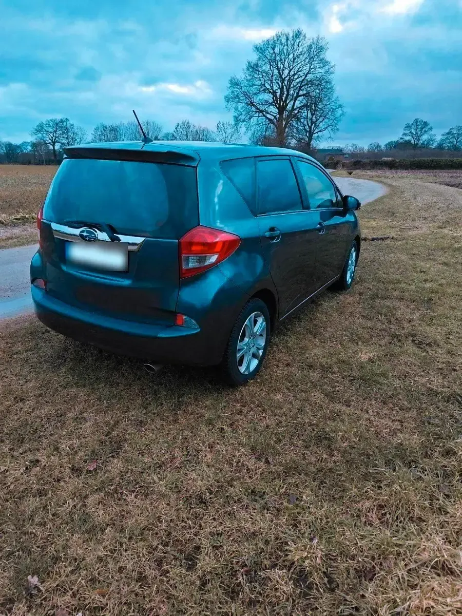 Gebraucht Subaru Trezia Comfort 90 PS (66 kW) 2012 Grau Kleinwagen