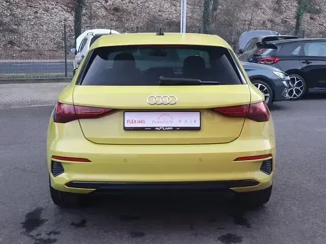 Gebraucht Audi A3 Comfort 150 PS (110 kW) 2022 Phytongelb metallic Limousine