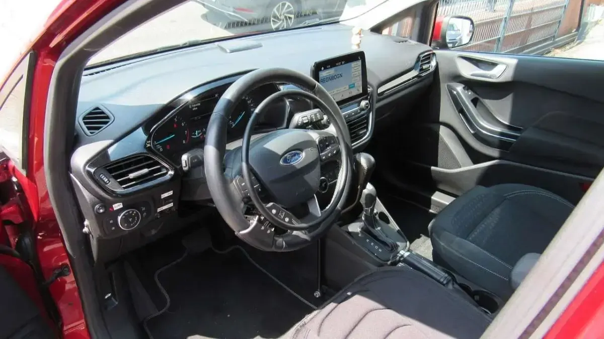 Gebraucht Ford Fiesta Titanium 101 PS (74 kW) 2018 Rot Kleinwagen