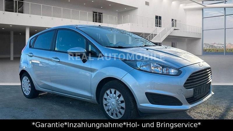 Gebraucht Ford Fiesta 95 PS (69 kW) 2015 Silber Limousine