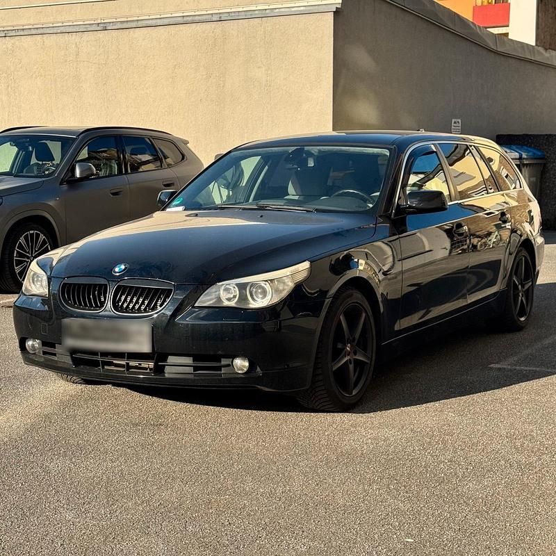 Gebraucht BMW 523 177 PS (130 kW) 2006 Schwarz Kombi