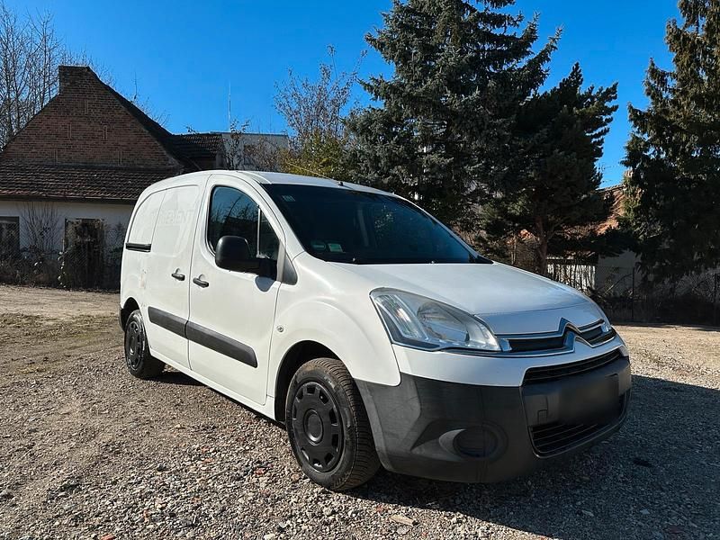 Second-hand Citroën Berlingo 77 CP (56 kW) 2014 Alb Monovolum