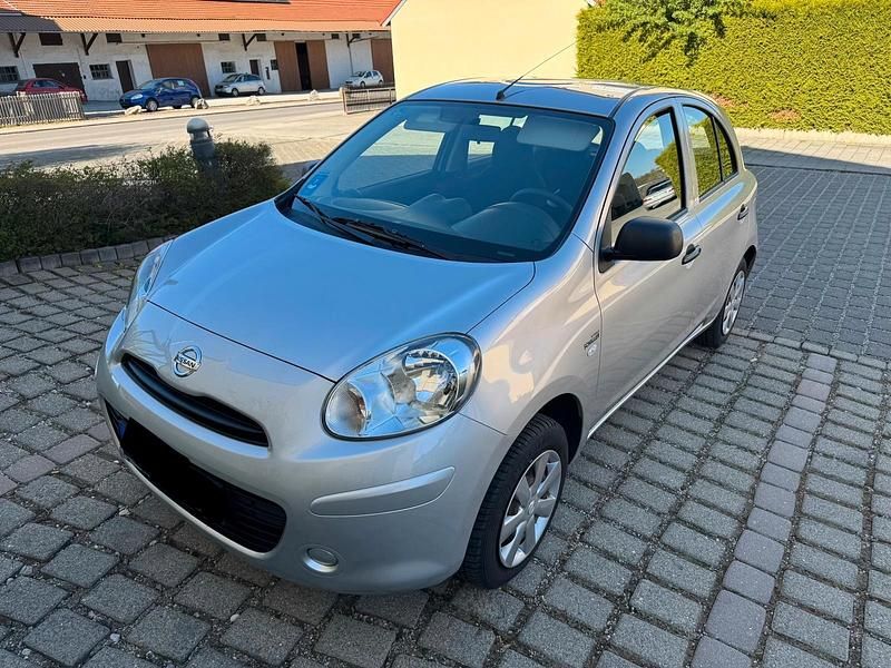 Gebraucht Nissan Micra 80 PS (58 kW) 2012 Silber Kleinwagen
