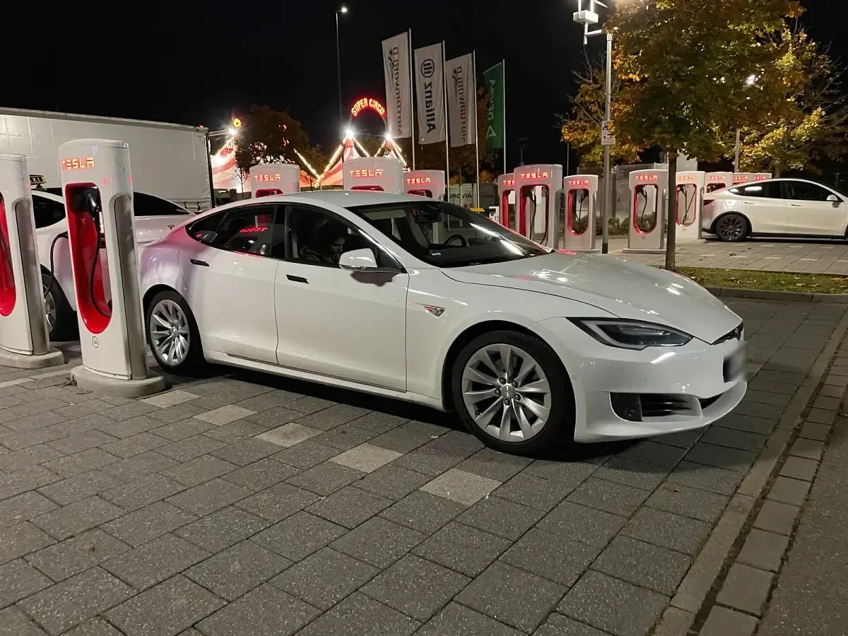 Usado Tesla Model S 235 kW (320 CV) 2016 Blanco Utilitario