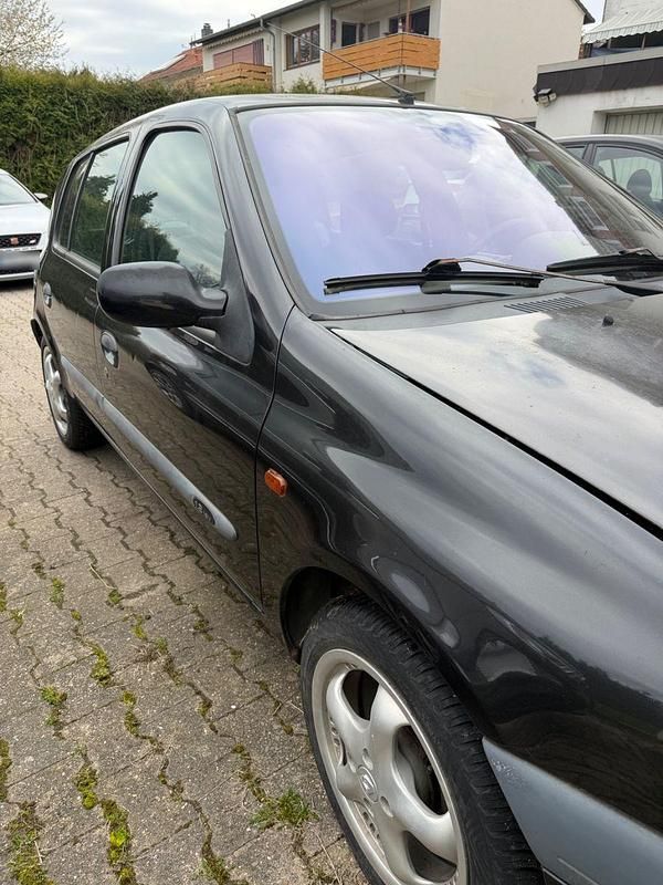 Gebraucht Renault Clio II 75 PS (55 kW) 2001 Schwarz Limousine