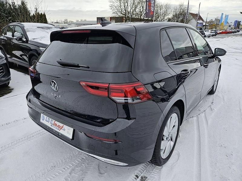 Gebraucht VW Golf VIII Move 131 PS (96 kW) 2023 Schwarz Limousine
