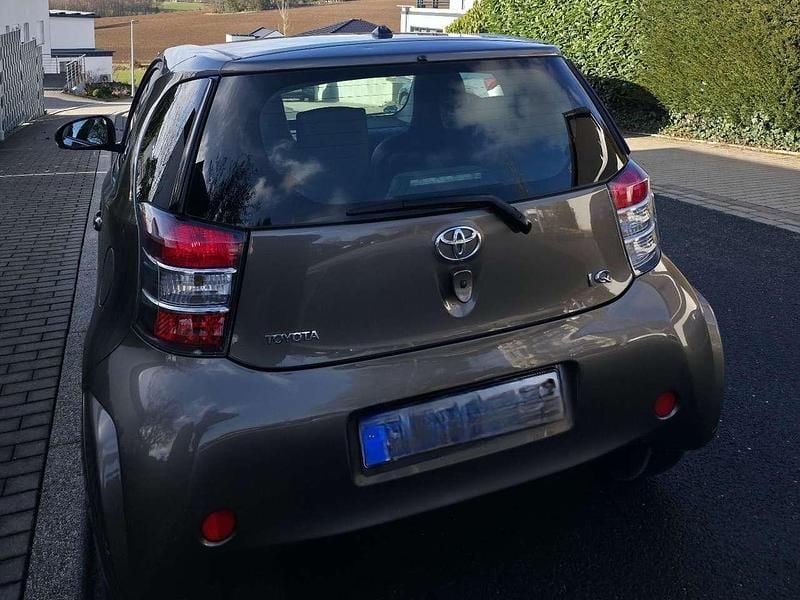 Gebraucht Toyota iQ 68 PS (50 kW) 2010 Bronze Kleinwagen