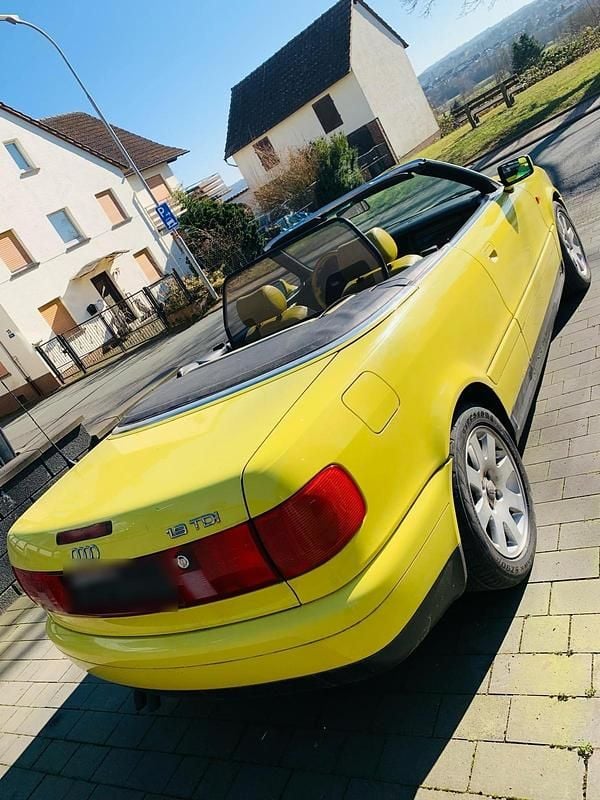 Second-hand Audi 80 90 CP (66 kW) 1999 Galben Cabrio