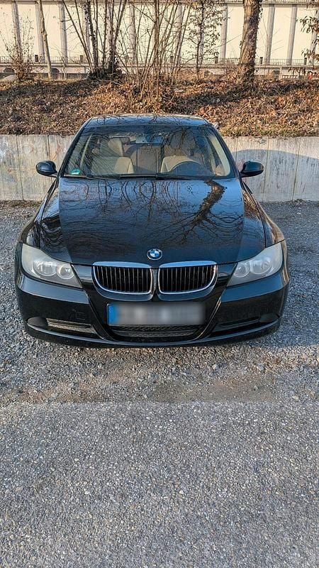 Schwarz Gebraucht 2007 BMW 318 Kombi | 2.290 € (Guter Preis) - Bild 1/4