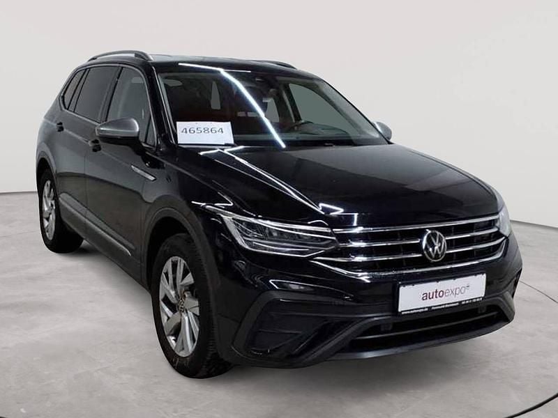 Gebraucht VW Tiguan Allspace Life 150 PS (110 kW) 2023 Deep black perleffekt SUV
