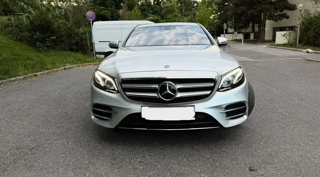 Gebraucht Mercedes E200 AMG line 184 PS (135 kW) 2019 Silber Limousine