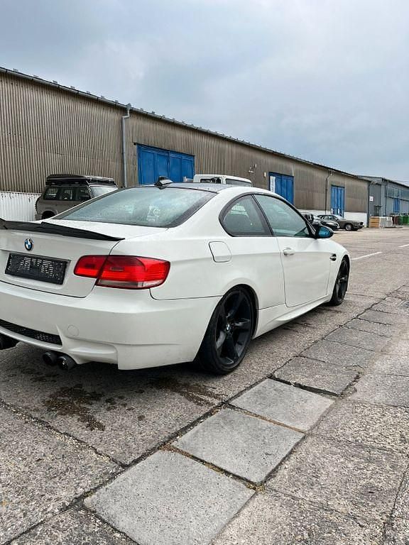 Weiß Gebraucht 2008 BMW 335 Sport Line Coupé | 11.500 € (Superpreis) - Bild 1/4