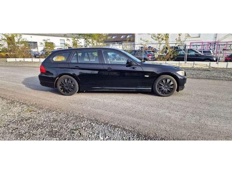 Gebraucht BMW 318 143 PS (105 kW) 2009 Schwarz ii Kombi