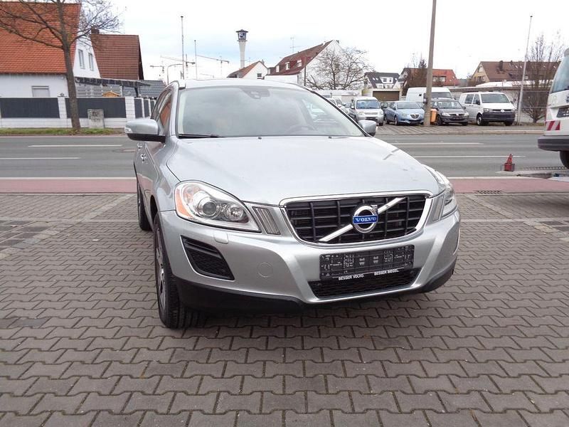 Silber Gebraucht 2012 Volvo XC60 Summum SUV | 13.990 € (Etwas zu teuer) - Bild 1/4
