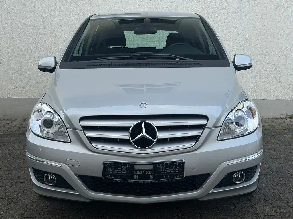 Gebraucht Mercedes B200 140 PS (102 kW) 2009 Silber Van / Kleinbus