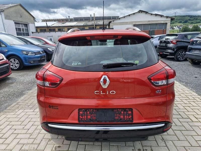 Gebraucht Renault Clio GrandTour Dynamique 90 PS (66 kW) 2015 Rot Kombi