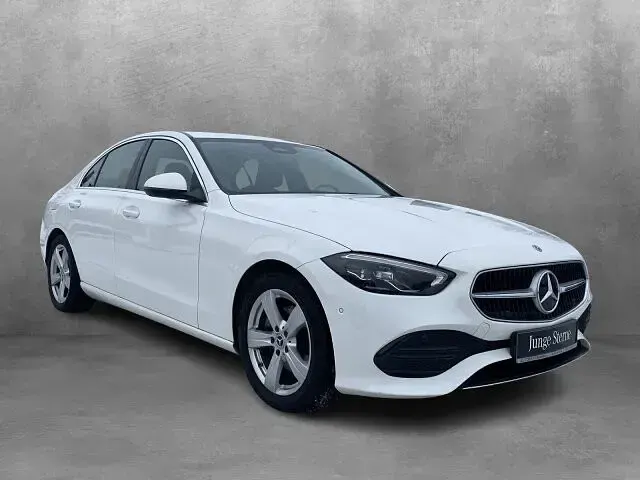 Gebraucht Mercedes C180 Avantgarde 170 PS (125 kW) 2022 Weiß Limousine