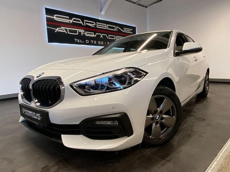 Weiß Gebraucht 2021 BMW 118 Advantage Kleinwagen | 18.190 € (Fairer Preis) - Bild 1/4