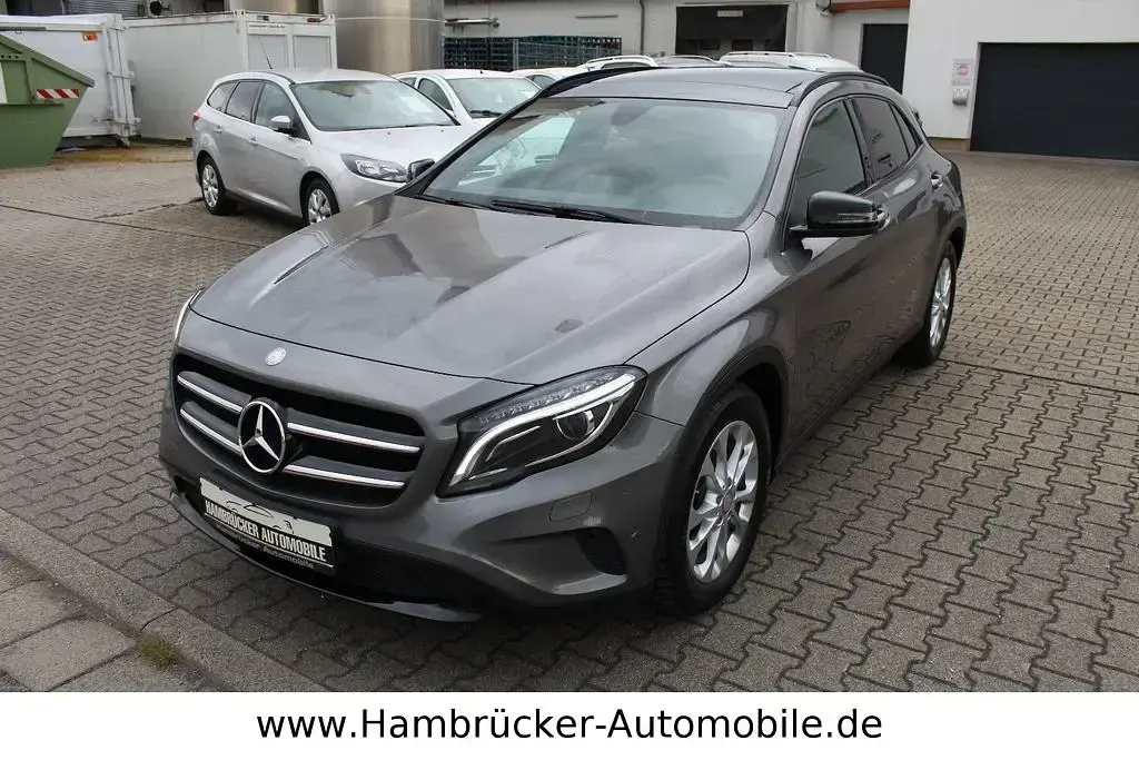 Gebraucht Mercedes GLA200 156 PS (114 kW) 2016 Grau SUV