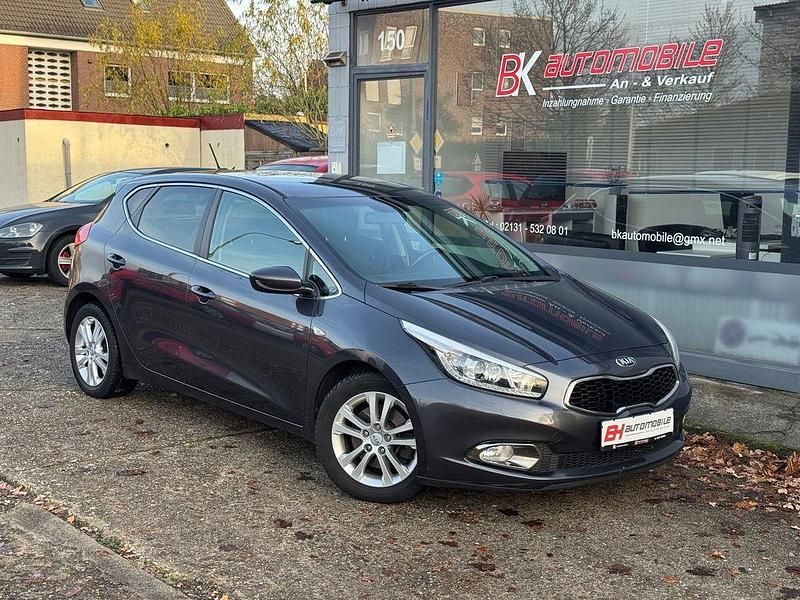 Gebraucht Kia Ceed 128 PS (94 kW) 2013 Grau Kleinwagen