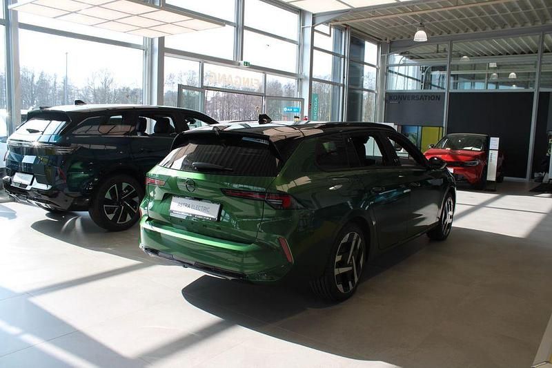 Neu Opel Astra Ultimate 114 kW (156 PS) 2026 Grün Kombi