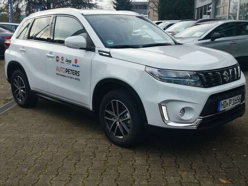 Gebraucht Suzuki Vitara Comfort+ 102 PS (75 kW) 2022 Cool white pearl metallic SUV