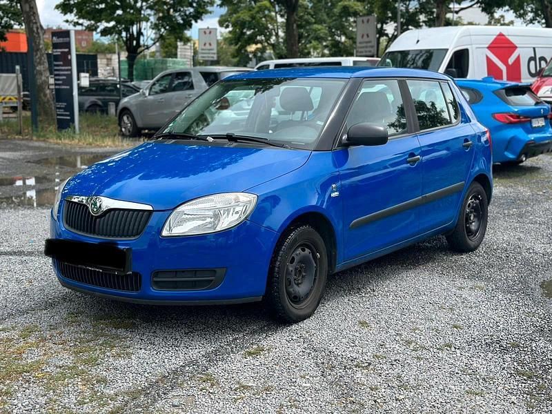 Blau Gebraucht 2009 Skoda Fabia Limousine | 1.900 € (Fairer Preis) - Bild 1/4