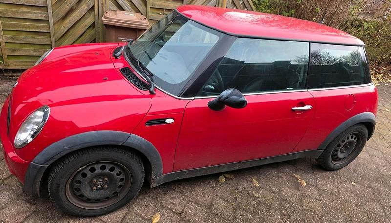 Rot Gebraucht 2002 Mini ONE Kleinwagen | 2.500 € (Fairer Preis) - Bild 1/4