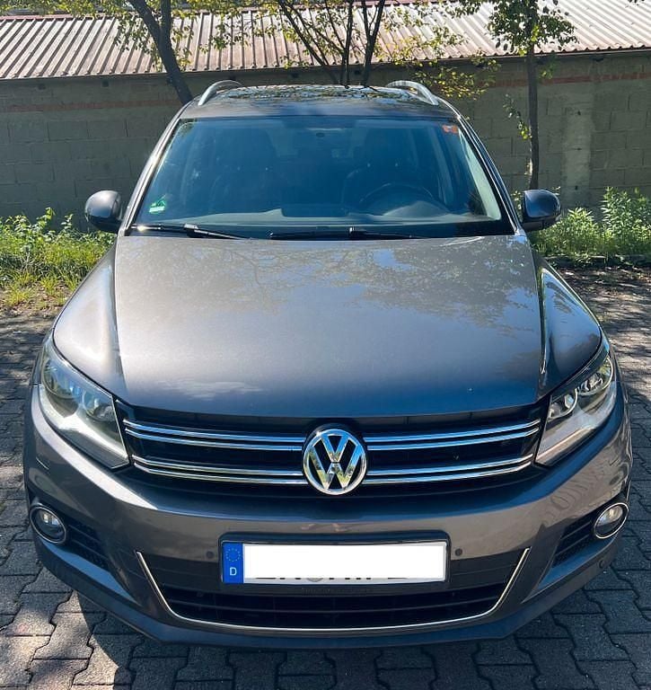 Grau Gebraucht 2013 VW Tiguan SUV | 9.490 € (Guter Preis) - Bild 1/4