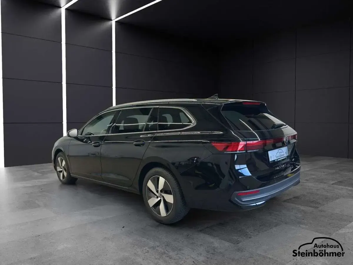 Gebraucht VW Passat Business 150 PS (110 kW) 2025 Grenadillschwarz (schwarz) Kombi