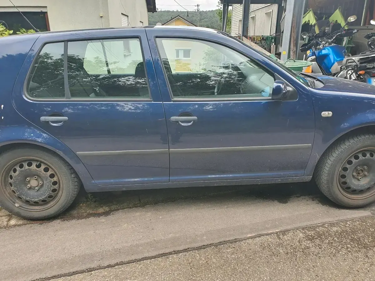 Gebraucht VW Golf IV 105 PS (77 kW) 2002 Blau Limousine